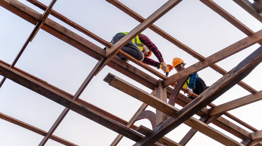 Professional gutter cleaning services in Bellwood, PA